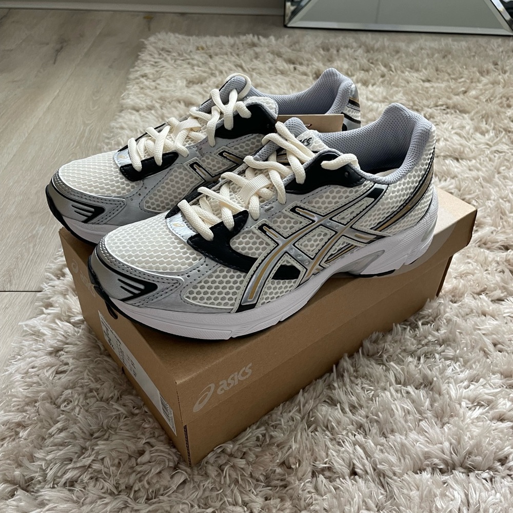 ASICS Cream and Silver GEL-1130 Sneakers